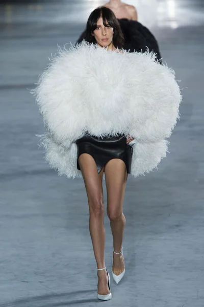 Look 70